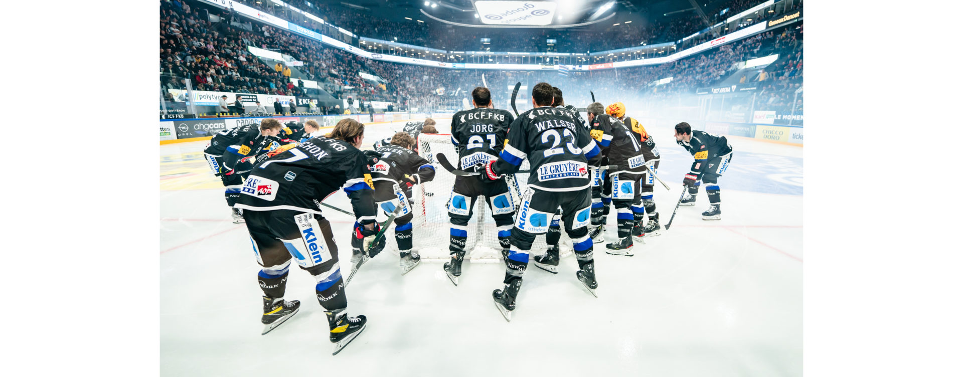New Work sponsert den HC Fribourg-Gottéron. Das Logo wird auf den Socken der Spieler platziert.